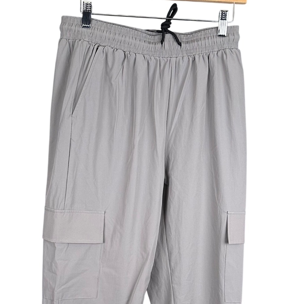 Halara Mens Grey Cargo Jogger Pants Elastic Waist Nylon Blend Size Medium NWT